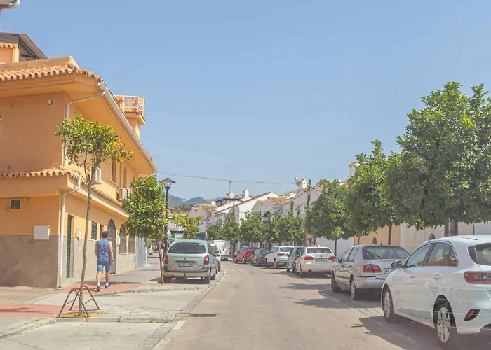 Casa Boliches Sunny & Near Fuengirola's Будинок відпочинку